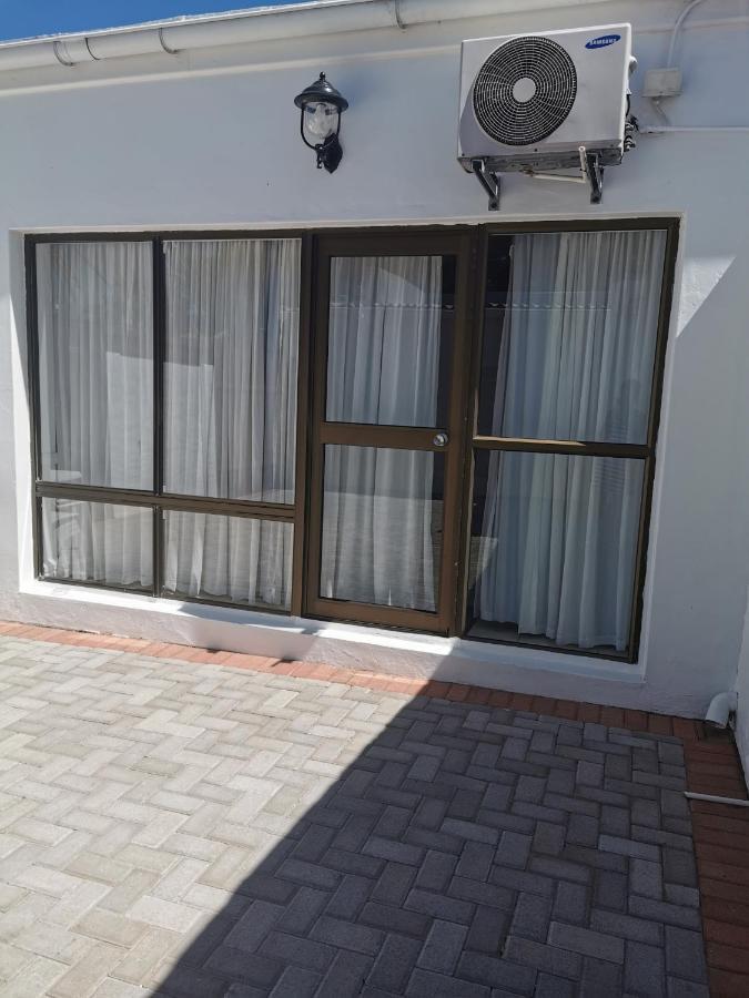 Ballina Ga-El Guesthouse Port Elizabeth Extérieur photo